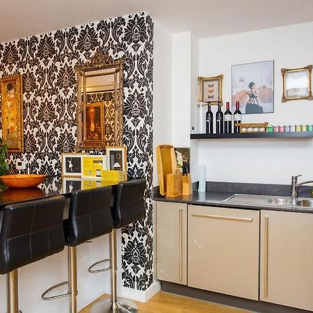 شقة Unique & Welcoming 2Bd Flat In Limehouse لندن المظهر الخارجي الصورة