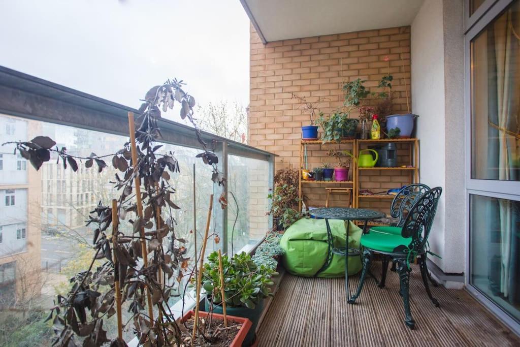 شقة Unique & Welcoming 2Bd Flat In Limehouse لندن المظهر الخارجي الصورة