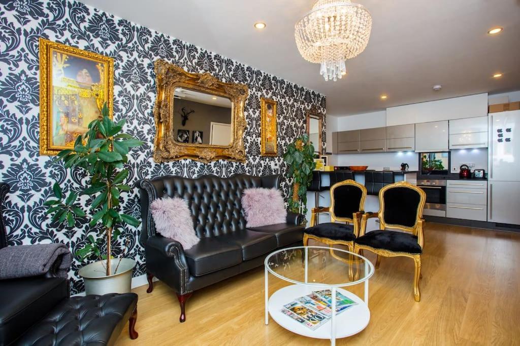 شقة Unique & Welcoming 2Bd Flat In Limehouse لندن المظهر الخارجي الصورة