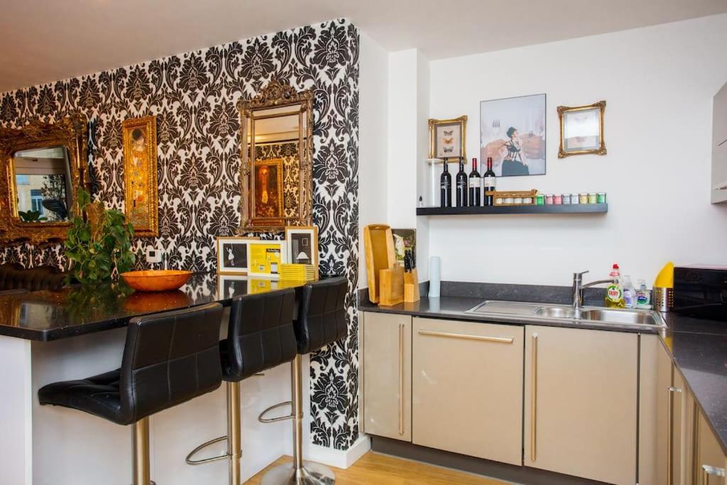 شقة Unique & Welcoming 2Bd Flat In Limehouse لندن المظهر الخارجي الصورة