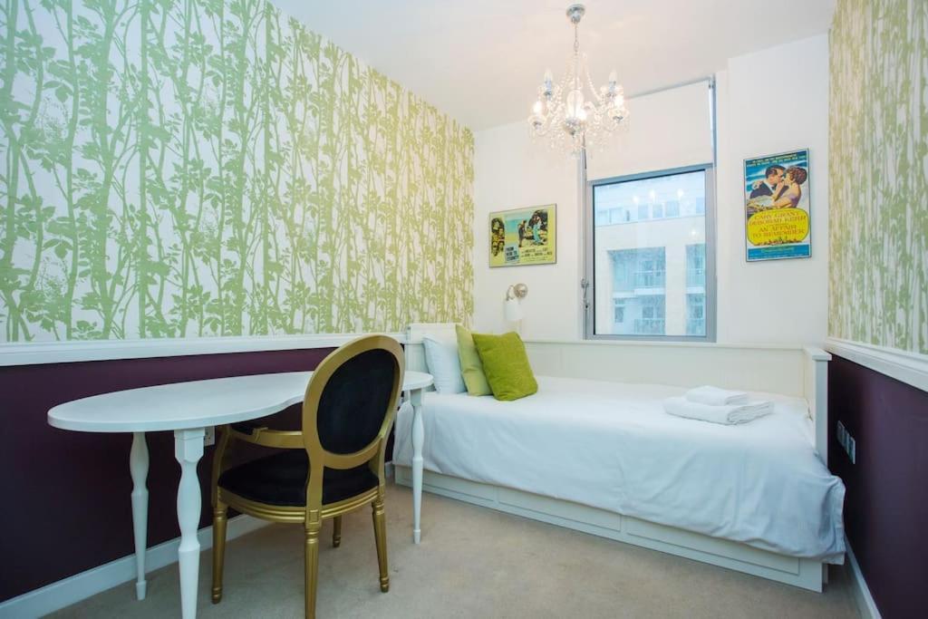 شقة Unique & Welcoming 2Bd Flat In Limehouse لندن المظهر الخارجي الصورة